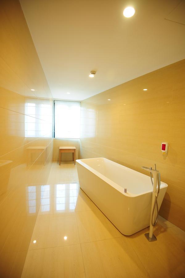 Intercity Hotel Qingdao Exterior foto